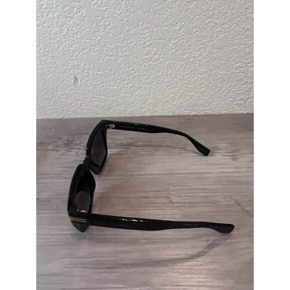 NWT Marc Jacobs Sunglasses - White Oversize Glasses includes Hard Case - Picture 2 of 2